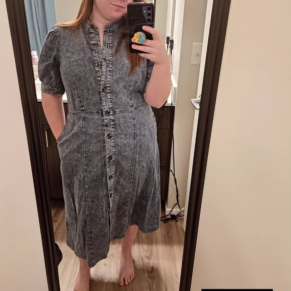 Who What Wear Black and Gray Puff Sleeve Midi Dress